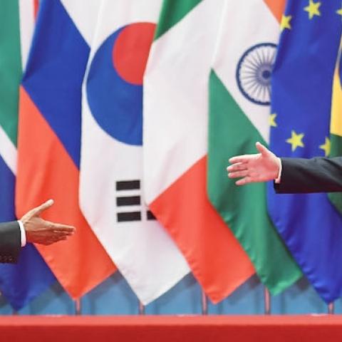 China's President Xi Jinping (R) with US President Barack Obama in Hangzhou on September 4, 2016. (GREG BAKER/AFP/Getty Images)