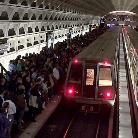 Hundreds of riders on the platform after system problems caused backups at the McPherson Square Metro stop in Washington, DC, October 11, 2016. (KAREN BLEIER/AFP/Getty Images)