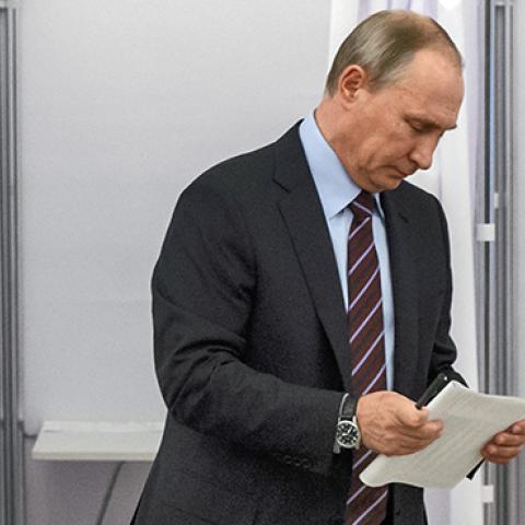 Russian President Putin casts vote in Moscow local elections, September 10, 2017 (Dmitry Azarov/Kommersant via Getty Images)