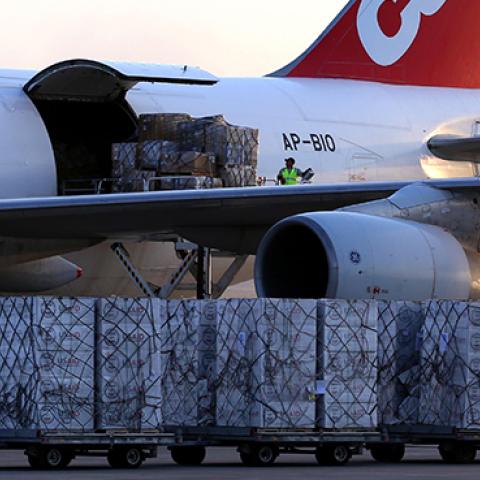 USAID supplies unloaded in Arbil, Kurdistan, September 2, 2014 (SAFIN HAMED/Getty Images)
