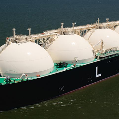 LNG tanker in the Cesapeake Bay (Cameron Davidson)
