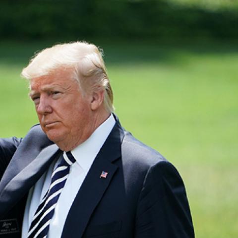 US President Donald Trump makes his way to board Marine One from the South Lawn of the White House in Washington, DC on August 31, 2018. - Trump is heading to Charlotte, North Carolina for a fundraiser. (Photo by MANDEL NGAN / AFP)