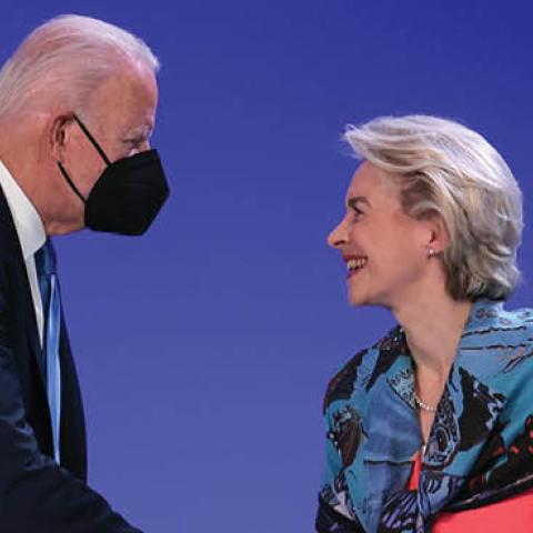 U.S. President Joe Biden shakes hands with Ursula von der Leyen, President of the European Commission at the COP26 summit on November 02, 2021 in Glasgow, Scotland. (Photo by Chris Jackson/Getty Images)