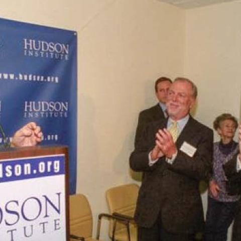 Walter Stern speaking in 2005 at the Hudson Institute headquarters in Washington. (James O'Gara)